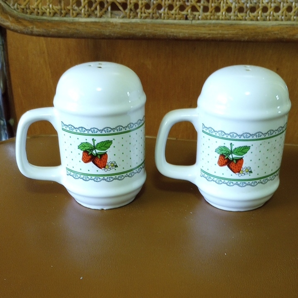 Vintage Interpur Ceramic Salt & Pepper Shakers w/ Handles. Strawberry & Floral